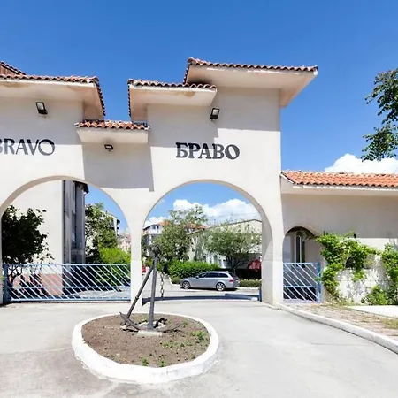 Your Lovely Summer In Sunny Апартаменты